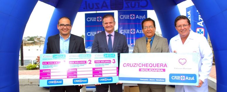 Farmacias Cruz Azul entregó chequeras solidarias al Patronato Municipal