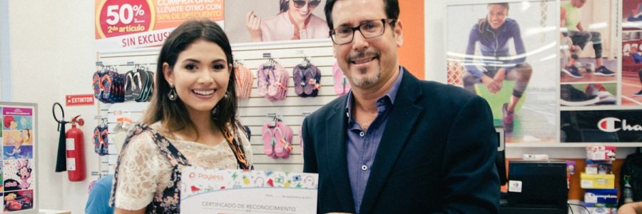 “Payless Regala Zapatos para Niños”. 