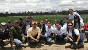 “Un Día en la Vida de Agro” 