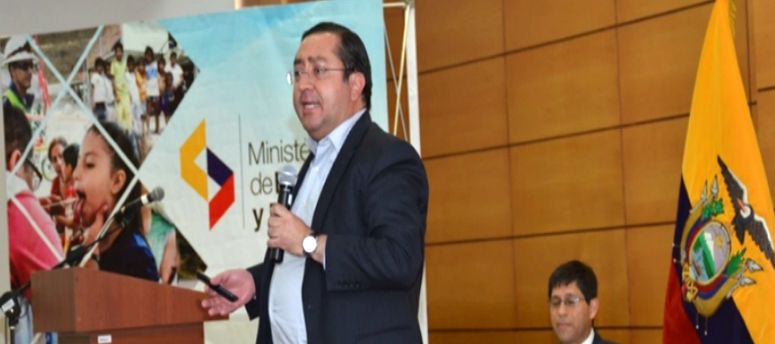 Carlos de la Torre, viajó a Washington para reunirse con autoridades internacionales