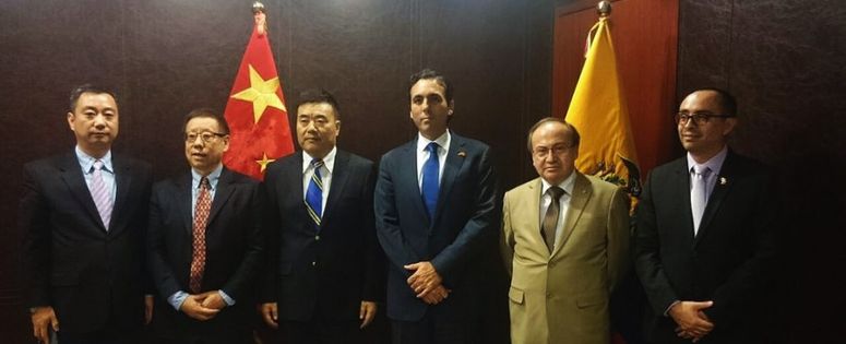 Ecuador no descarta buscar un acuerdo comercial con China