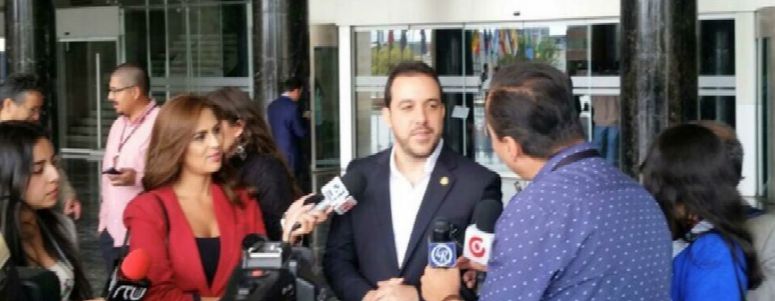Las bancadas de oposición política presentaron este martes un nuevo pedido de juicio político contra el vicepresidente Jorge Glas