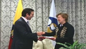 Pablo Campana, durante la firma del convenio con la CEE, conformada por Rusia, Armenia, Bielorrusia, Kazajistán y Kirguistán.