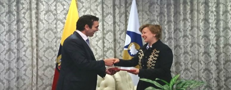 Pablo Campana, durante la firma del convenio con la CEE, conformada por Rusia, Armenia, Bielorrusia, Kazajistán y Kirguistán.