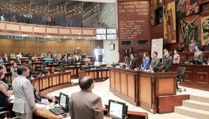 En el pleno de la Asamblea Nacional, los legisladores están convocados para discutir en único debate la proforma presupuestaria 2018 y la cuatrianual 2018-2021