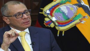 El vicepresidente Jorge Glas aseguró que la Fiscalía ha montado un "show" para perseguirlo políticamente.