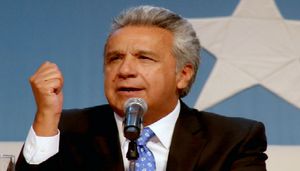 Lenín Moreno sumo a su actividad en Guayaquil una sesión extraordinaria de Alianza País