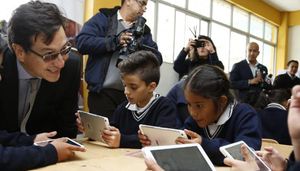 Equipamiento tecnológico a las escuelas fiscales