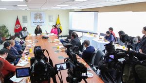 Foro de Economía y Finanzas Públicas hace una serie de recomendaciones al presidente de la República, Lenín Moreno, para una conducción económica del país
