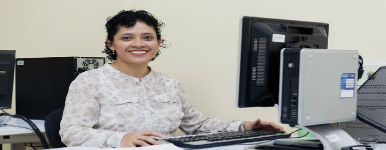 Docente UTPL entre las mejores 5 mujeres científicas 