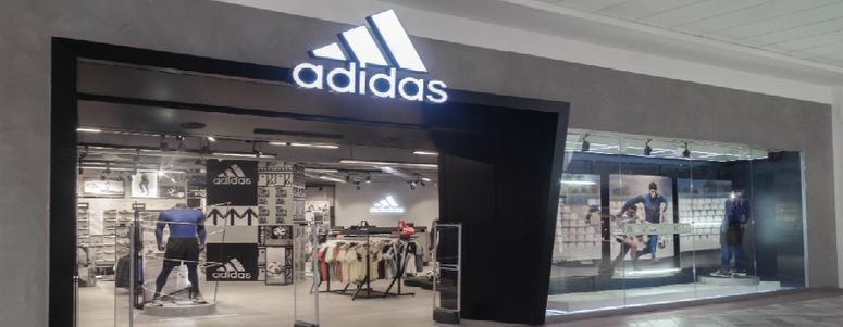 Adidas perfomance abrió tienda en el Condado Shopping