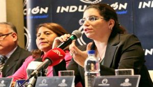 Elsy Parodi, ministra de Electricidad y Energía Renovable aseguró que se pretende cambiar las cocinas de gas por las de inducción