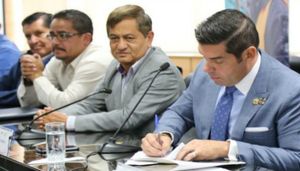 El ministro de Trabajo, Raúl Ledesma indicó que se espera que el mes de abril de este año los trabajadores reciban las utilidades completas del 2017