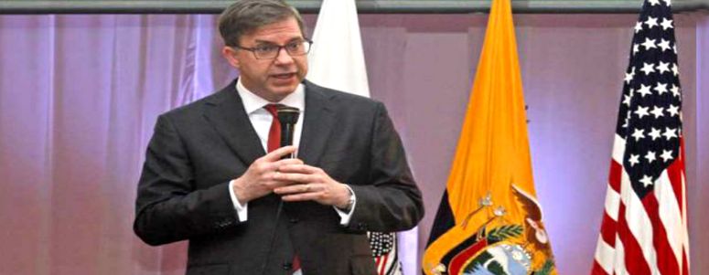 Todd Chapman debatió temas juridicos y económicos con los sectores empresariales de Ecuador