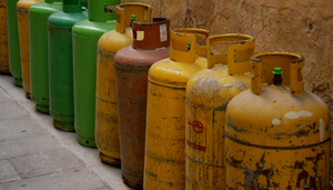 Gas